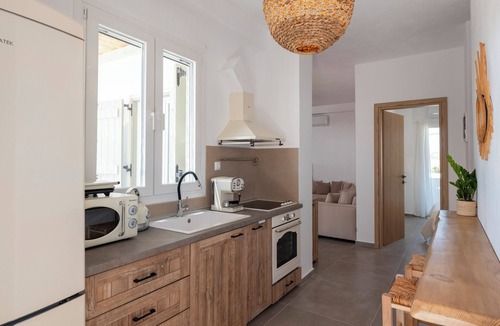 Pounta House | Pounta | 2BR Apartment w/Shared Pool | Fiora II