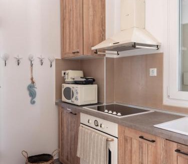 Pounta House | Pounta ,2BR Apartment w Shared Pool,Fiora I
