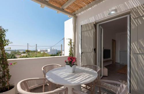 Pounta Apartment | Pounta, 2BR Apartment w Shared Pool, Fiora II
