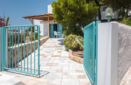 Milos House | Pozolani traditional cycladic home