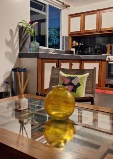 Taravao House | Prana Lodge