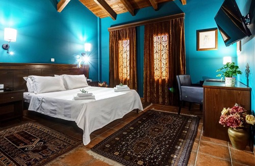 Naousa Bed & Breakfast | Premium Double Haven - Esperides Paradise Retreat
