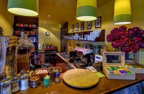 Naousa Bed & Breakfast | Premium Triple Haven - Esperides Cozy Retreat