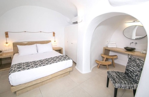 Oia Hotel | Premium Villa With Plunge Pool (up to 4 guests)