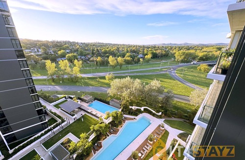 Phillip Apartment | Pretty in Phillip - 2bd 2bth Apt