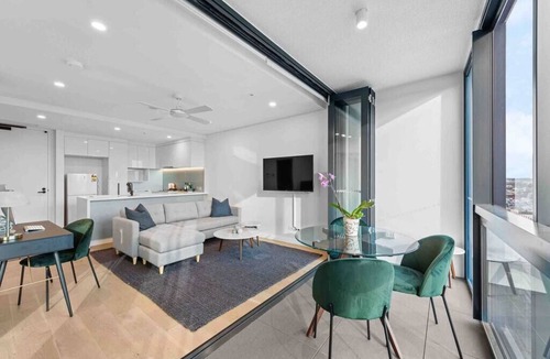 Fortitude Valley Apartment | Prime position 1.5 BR w/view/parking/roof pool