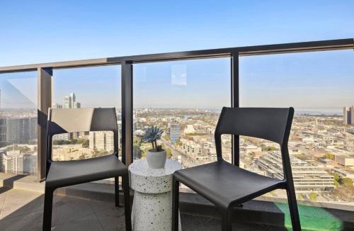 Southbank Apartment | Prime Southbank Location 2 Bdm, Pool, Gym
