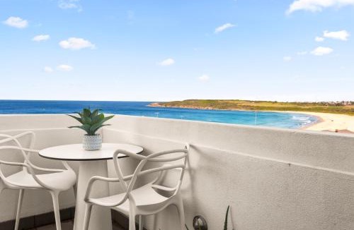 Maroubra Apartment | Pristine 2-Bed With Expansive Beach Views