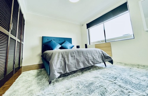 Ryde Apartment | Private 1 Bedroom with Sydney City/River Views & with dedicated Parking