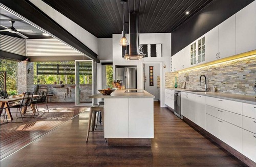 Ellalong House | Private 4 Bedroom with outdoor SPA, 10mins to Wineries