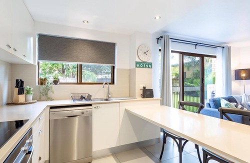 Maroochydore Apartment | Private and tranquil in the heart of Cotton Tree