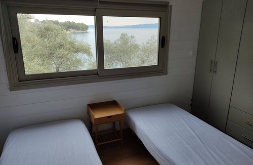 Kato Gatzea Cabin | Private beach seaside house