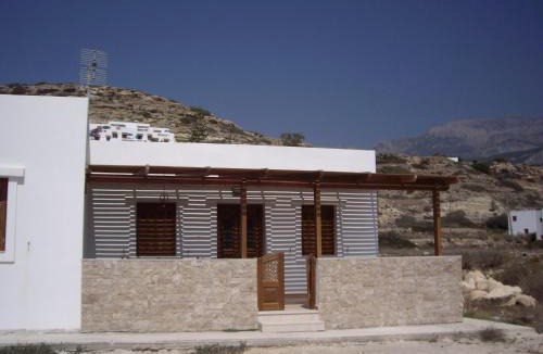 Lefkos House | private beachfront house