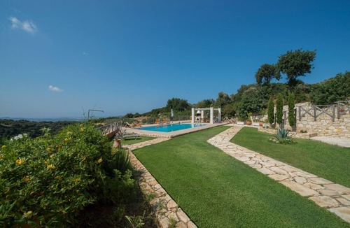 Keramota Villa | Private Cretan hilltop retreat experience!