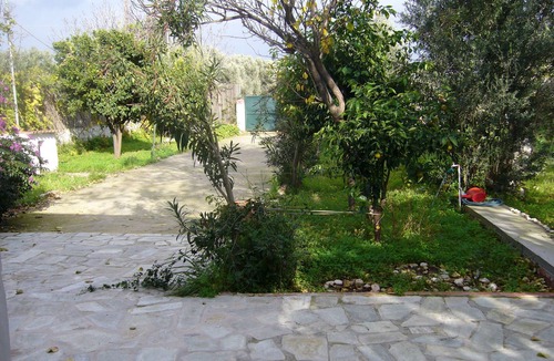 Marathon House | private garden house in marathon 1.3km from the sea, beach 40km from Athens center