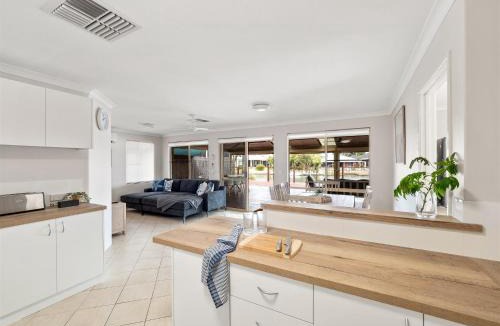 South Yunderup House | Private Jetty Dolphins Family Pets-canal Life