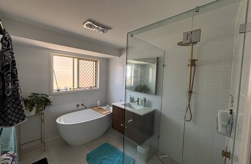 Manly West Resort | Private room ∙ 1 guest