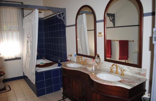 Henty Resort | Private room ∙ 2 guests