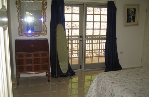 Brinsmead Resort | Private room ∙ 3 guests