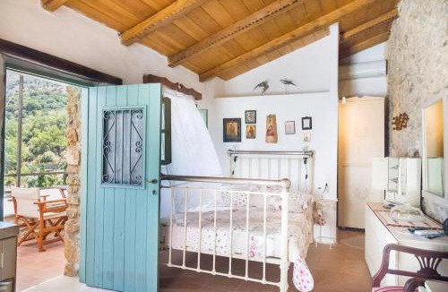 Lastros Apartment | Private studio in historic house