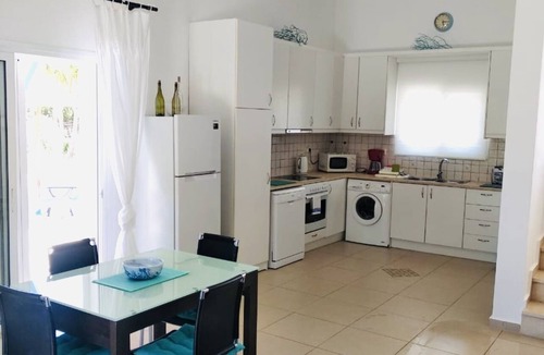 Elounda Villa | Private two bedroom villa, just 750 metres from Plaka, pool, garden, great views