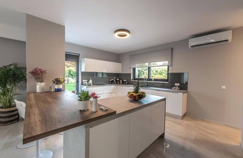 Plaka Villa | Private Villa with Eco Pool, Pickleball & Sea Views