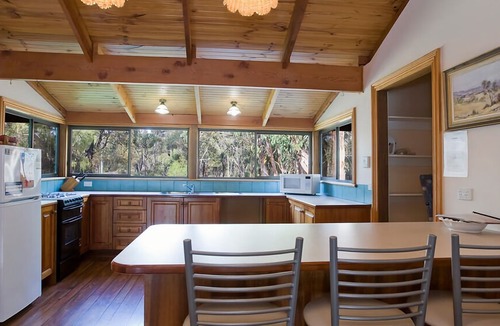 Aireys Inlet Cottage | Property ID: 050AI112