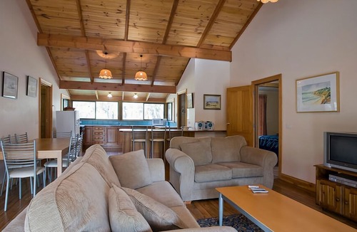 Aireys Inlet Cottage | Property ID: 050AI112