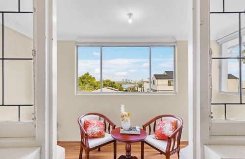 Putney House | Puntey 3-Bedroom Comfortable Villa with Parking and Cooking Facilities