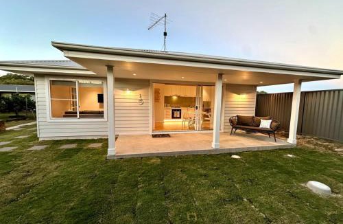 South West Rocks House | Pura Vida - Opposite the Beach!