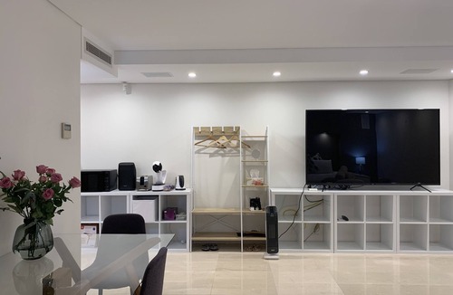 Putney Apartment | Putney Studio, short drive to parkland & Olympic n