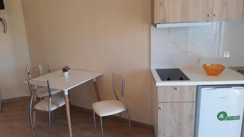 Ipsos Apartment | Pyrgi Studio