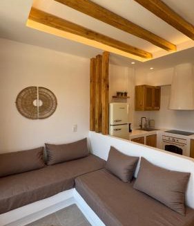 Glinado House | Pyrgianos Suites - Private Plunge Pool