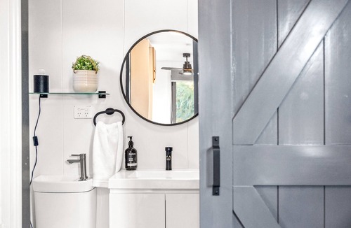 Hartley Other | QB, 1bath Tiny Home With Mountain View - "redbird"