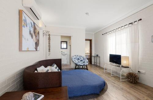 Callala Beach House | Quay's Cabin - Absolute Beachfront with Views