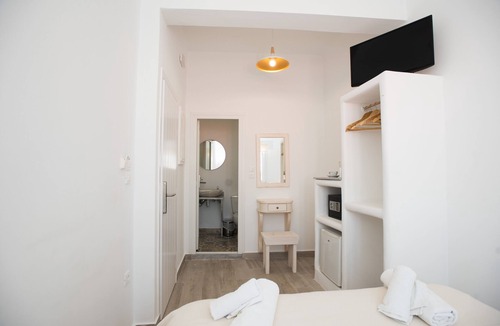 Mykonos Town Hotel | Queen Bed Economy Room