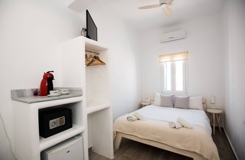 Mykonos Town Hotel | Queen Bed Economy Room