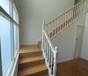 Greenacre House | Queen Room in Spacious House with Private Balcony - GA5