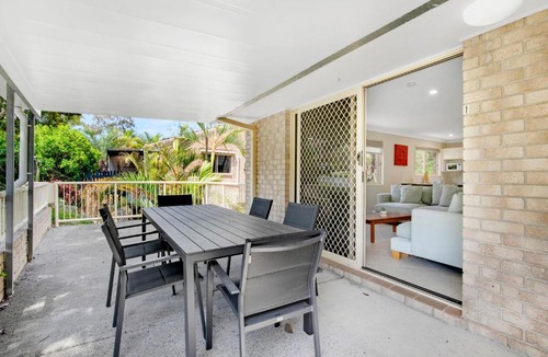 Tugun House | Quiet and Serene Duplex Close To Beach - GCHM