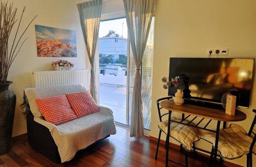 Nea Smirni Apartment | Quiet house-Athens Center 100 meters balcony on the top floor