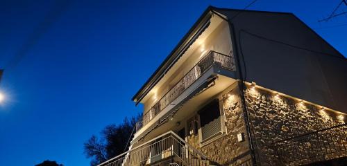 Kastoria Apartment | Quiet pocket lake view