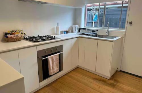 Thomastown Apartment | Quiet & Private with city access and free wifi