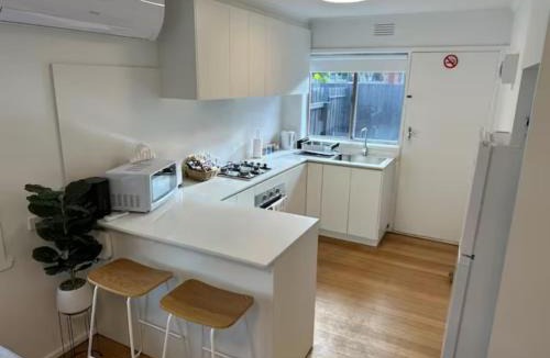 Thomastown Apartment | Quiet & Private with city access and free wifi