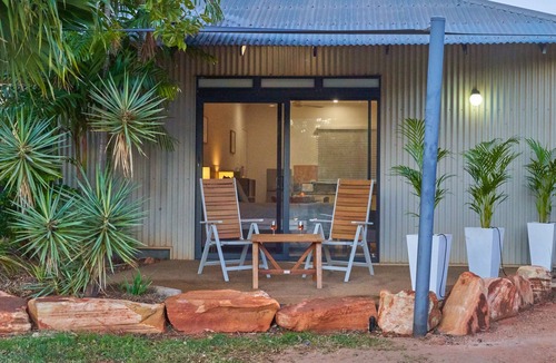 Cable Beach Apartment | Quiet Studio Hideaway 5 minutes Walk to Cable Beach