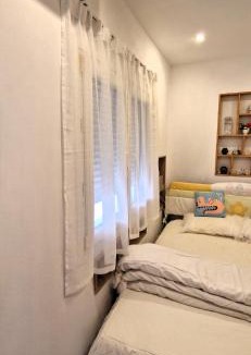 Dafni Apartment | Quiet Studio with Athens View
