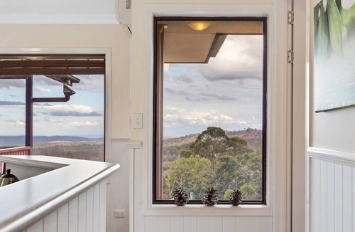 Ravensbourne Ski Chalet | Quingilli Luxury Chalet 3 Bedrooms
