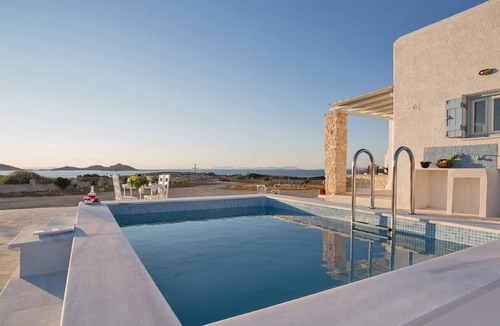 Naousa Villa | QUITE VILLA WITH AMAZING VIEW