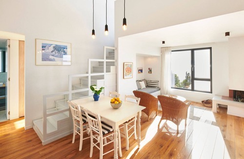 Kitries Villa | R 3037 Villa Everhard WITH Fireplace, Sea view & Soundproof Windows.