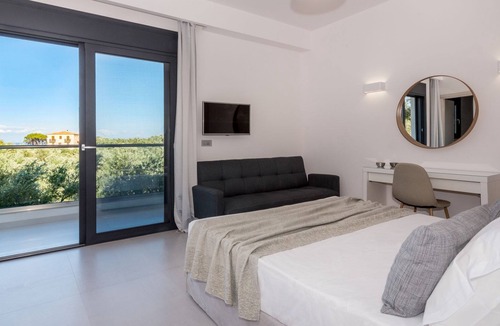 Amorgos Villa | R 983 Eros Luxury Villas with Espresso machine, BBQ & Sea view.