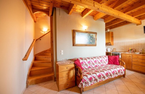 Sinarades Apartment | Rainbow Duplex House, Pelekas Beach, 40 meters from the sea